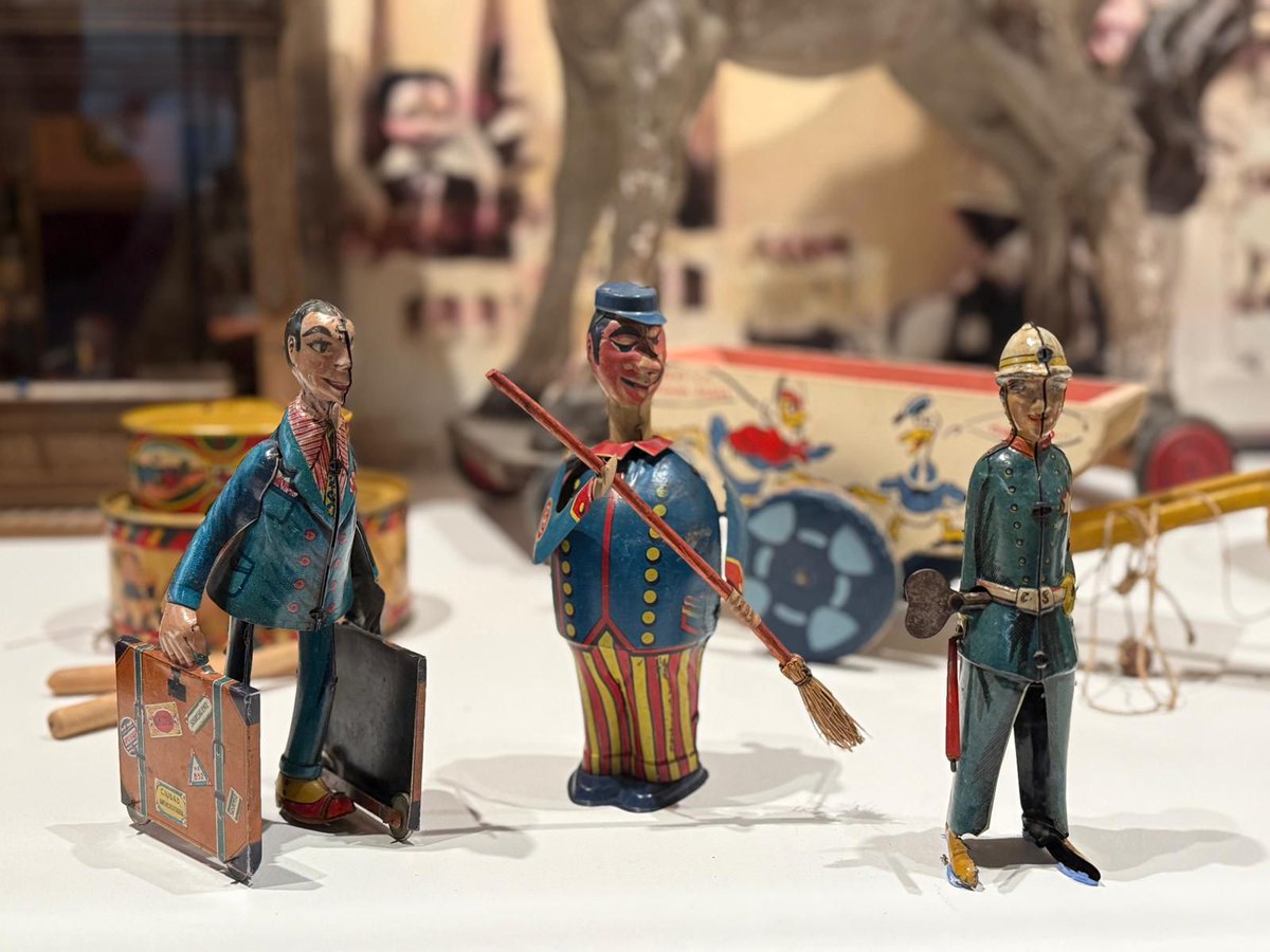 ConoceOtroMad's tweet image. ¡Tenemos un anuncio especial para Navidad! El sábado 20 y martes 23 de diciembre y el sábado 3, domingo 4 y lunes 5 de enero realizaremos una visita guiada a la exposición '¡Me lo pido! Juguetes en el Madrid de nuestra infancia' en la sala de exposiciones de El Águila.