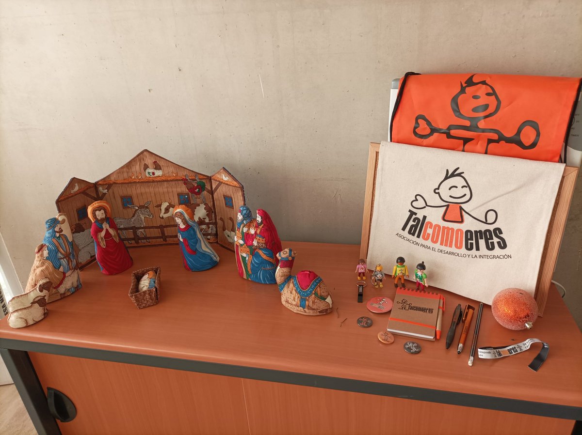 Llegó la  🎄
Os recordamos nuestras cositas de bazar:
- Bolígrafos y lápices 1€
- Libreta con boli 3€
- Chapas e imanes 1€
- Mochila Naranja 3€
- Tottebag 5€
- Muñecos y llaveros TCE 3€
- Llavero-abridor 1€
- Pulseras 1€

Haced vuestros pedidos al 691470418

Gracias 🧡