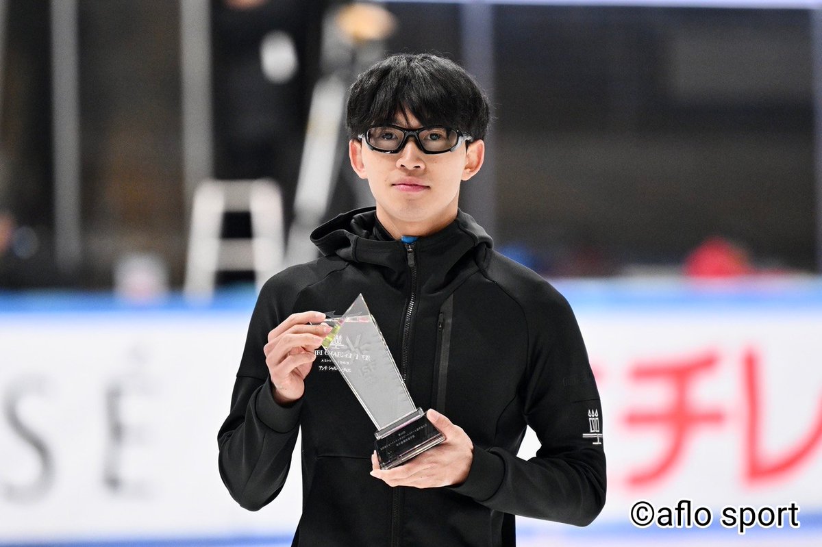 skatingjapan's tweet photo. 第48回全日本ショートトラックスピードスケート選手権大会が終了しました⛸️
女子1000m 🥇長森遥南 🥈関口綾野 🥉山名里奈
男子1000m 🥇松林佑倭 🥈林伊吹 🥉渕上結太
総合優勝
🏆️女子 長森遥南🥇🥇🥇
🏆️男子 松林佑倭🥇🥇
詳しい結果はこちら
https://t.co/9T5zMBArbU https://t.co/K9NeqKSzdx