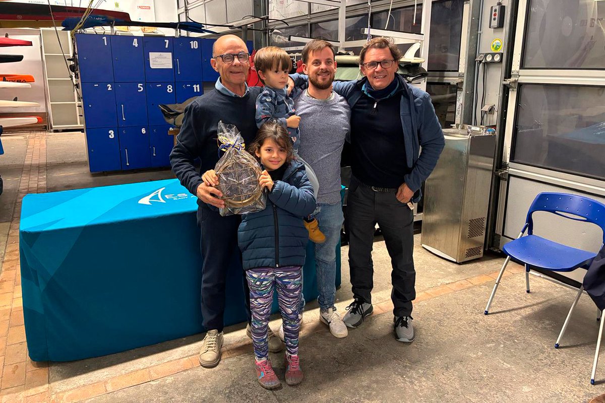 Avui hem de donar l'enhorabona a la família Valdés, que ha guanyat amb el 'Sulaica' la Lliga Social de Creuers 2025, després de vèncer també ahir en l'última prova Sant Antoni-ses Margalides-es Pallaret-Sant Antoni. Felicitats! 👉 buff.ly/xYeQ0nn 
#Eivissa #Vela #Nàutica