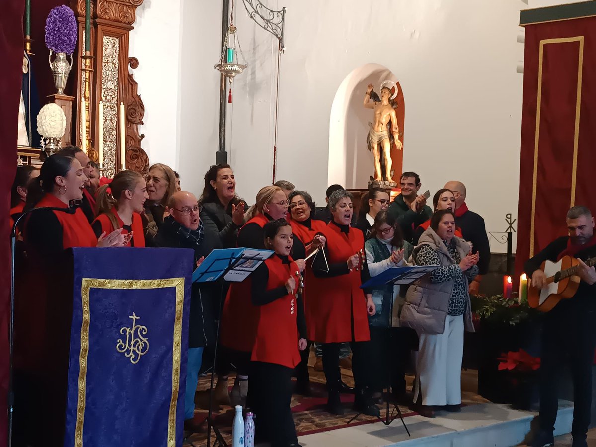 Nuestro máximo agradecimiento a los coros 'La Familia' y 'Navidad Nazarena'  por traernos el júbilo navideño con sus villancicos tradicionales., image size:1200x900