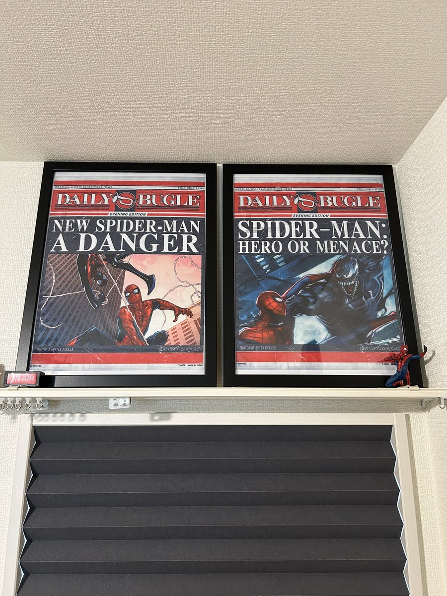 _Tohisama's tweet photo. カーテンレール上のスパイダーマンコーナーがいい感じになった！ちなみにこれ全部ガチャガチャなんだぜ？
#スパイダーマン https://t.co/St5liyJy9W