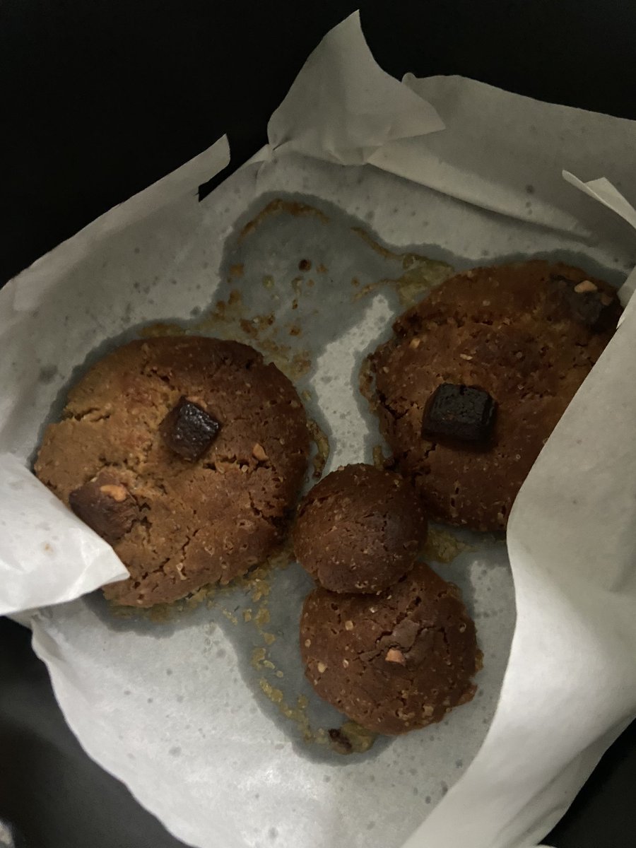 bvluneee's tweet photo. bikin cookies biar dapet vibes natalnya https://t.co/oZeX8aHuc9