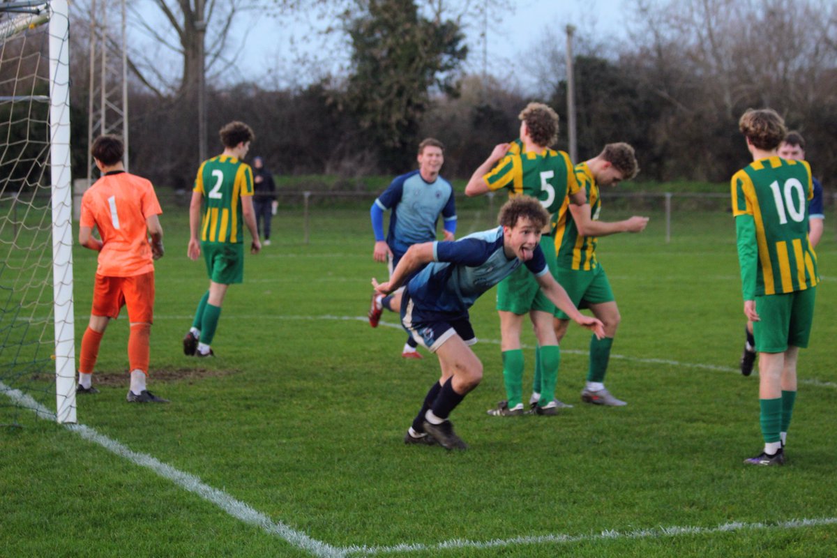 jamieHu95's tweet image. Photos from 
(13/12/25)
@Stony_Football 4 vs 1 @HTFCDevelopment 

flic.kr/s/aHBqjCDEc4

Really good performance from the lads. To be honest it could probably have been more. Genuinely the best I've seen these lot play.

Amazing job lads!

Next up Old Bradwell
Up the Stony 💙💙
