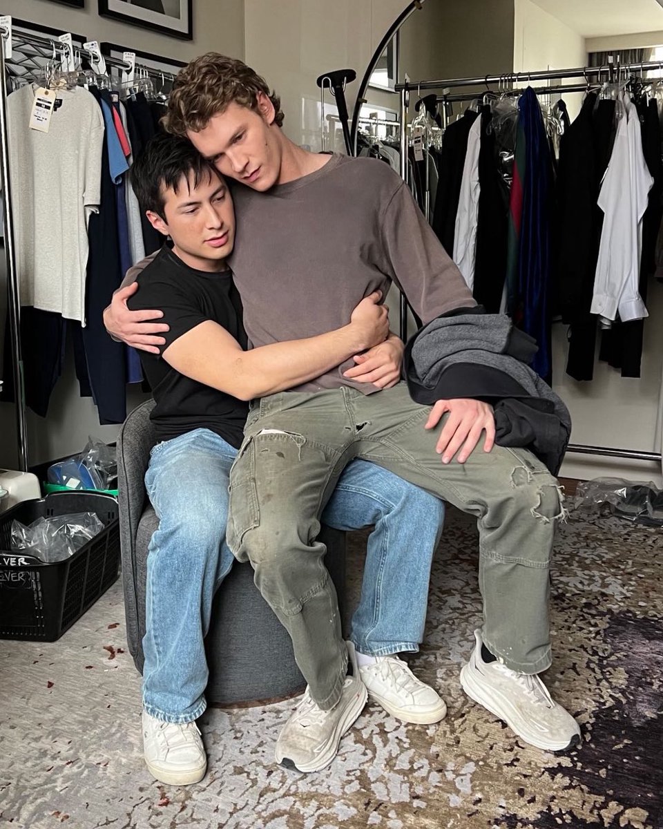 yrs_on_purpose's tweet photo. my new hc is that Yuna and David start sneaking pictures of Shane and Ilya together since they know the boys don’t keep any themselves. And Yuna’s very type a about it—everything gets transferred to an external drive that’s kept safe. 

They gift them the drive as a wedding gift. https://t.co/222wTCIYWf