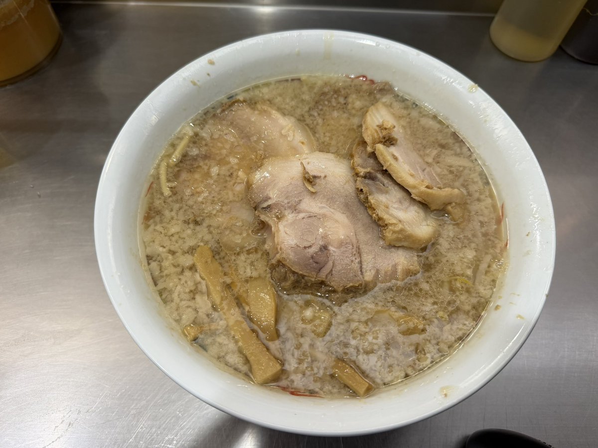 総武線でぶら〜り🚃
寝てると往復ともある駅の発車ベルで目が覚める。⚾️一瞬ハッと気合が、
外苑前を散歩🍜
旧国立の時から気になってた🍜
夜中に食べたくなる味だ😀