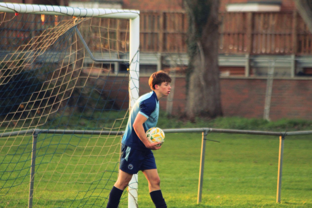 jamieHu95's tweet image. Photos from 
(13/12/25)
@Stony_Football 4 vs 1 @HTFCDevelopment 

flic.kr/s/aHBqjCDEc4

Really good performance from the lads. To be honest it could probably have been more. Genuinely the best I've seen these lot play.

Amazing job lads!

Next up Old Bradwell
Up the Stony 💙💙