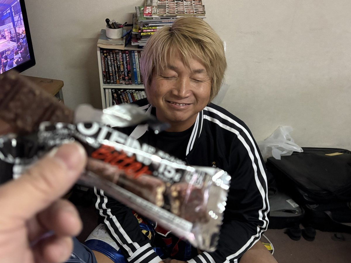 日高のおいちゃんにお腹が空いたと言ったらチョコをくれました！