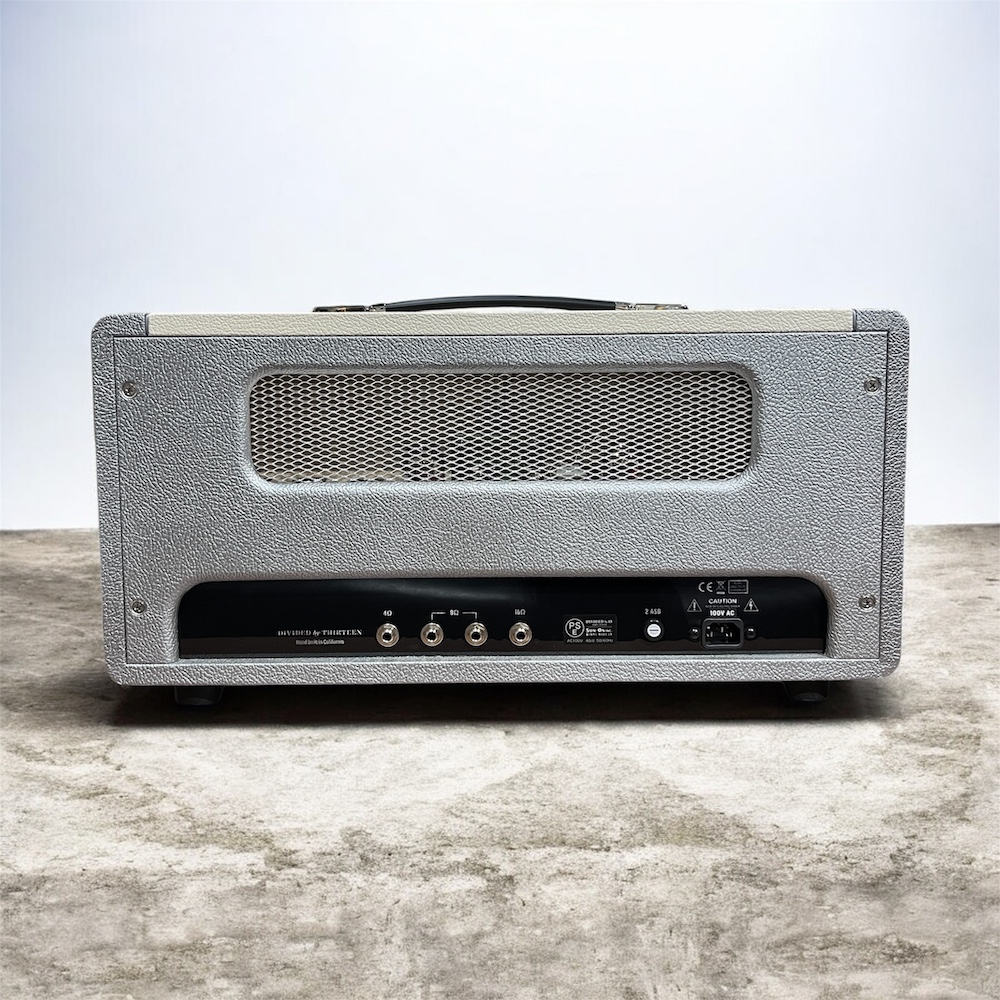 JRT 9/15は、低出力アンプの伝説的なトーンを再現し良質なサウンドを