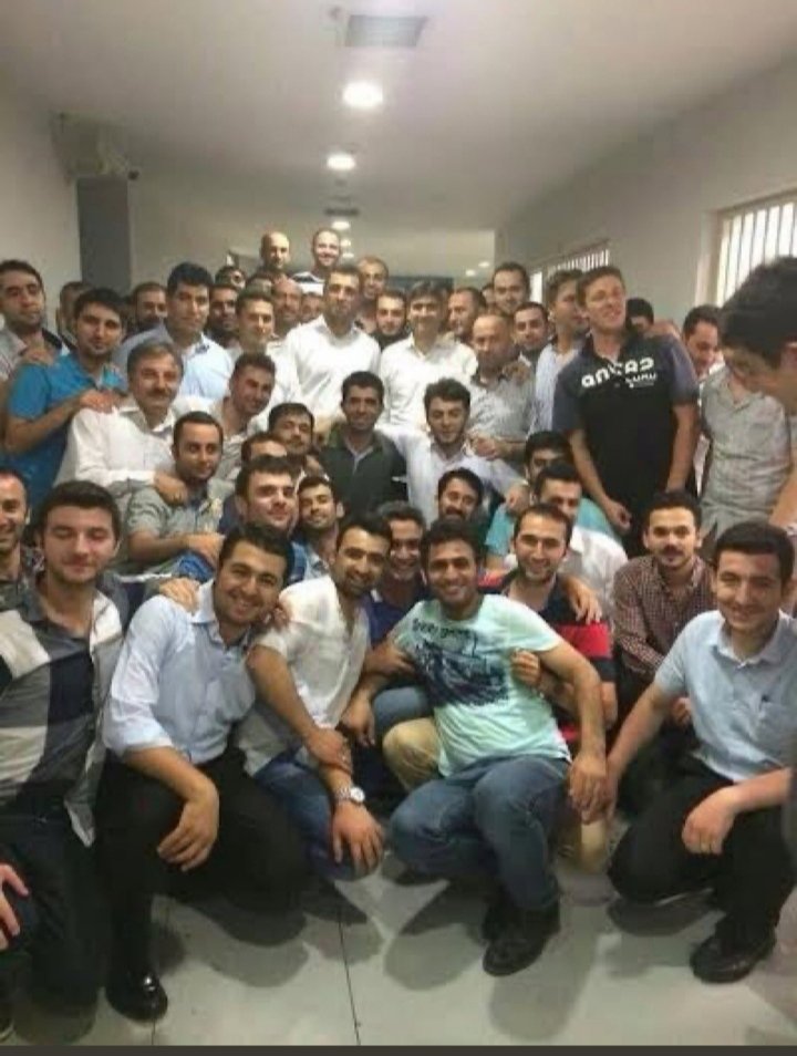 NewYorkMedia06's tweet photo. Sevgili dostlar; 10 yıldır sosyal medyada mücadele ediyoruz. Aktif olarak gözlemliyorum. Psikolojik harp, algı analizleri yapıyorum. Geldiğim nokta şu; #1725Aralık’ın bizi ilgilendiren kısmı #TutsakPolisler. 

Ülkeyi zaten hamuduyla götürdüler. 1725Aralık’ta ne olduğuyla kimsenin ilgilendiği yok. Biz masum polislere sahip çıkalım. Paylaşımlarımızda mutlaka #TutsakPolisler ibaresi bulunsun. ��