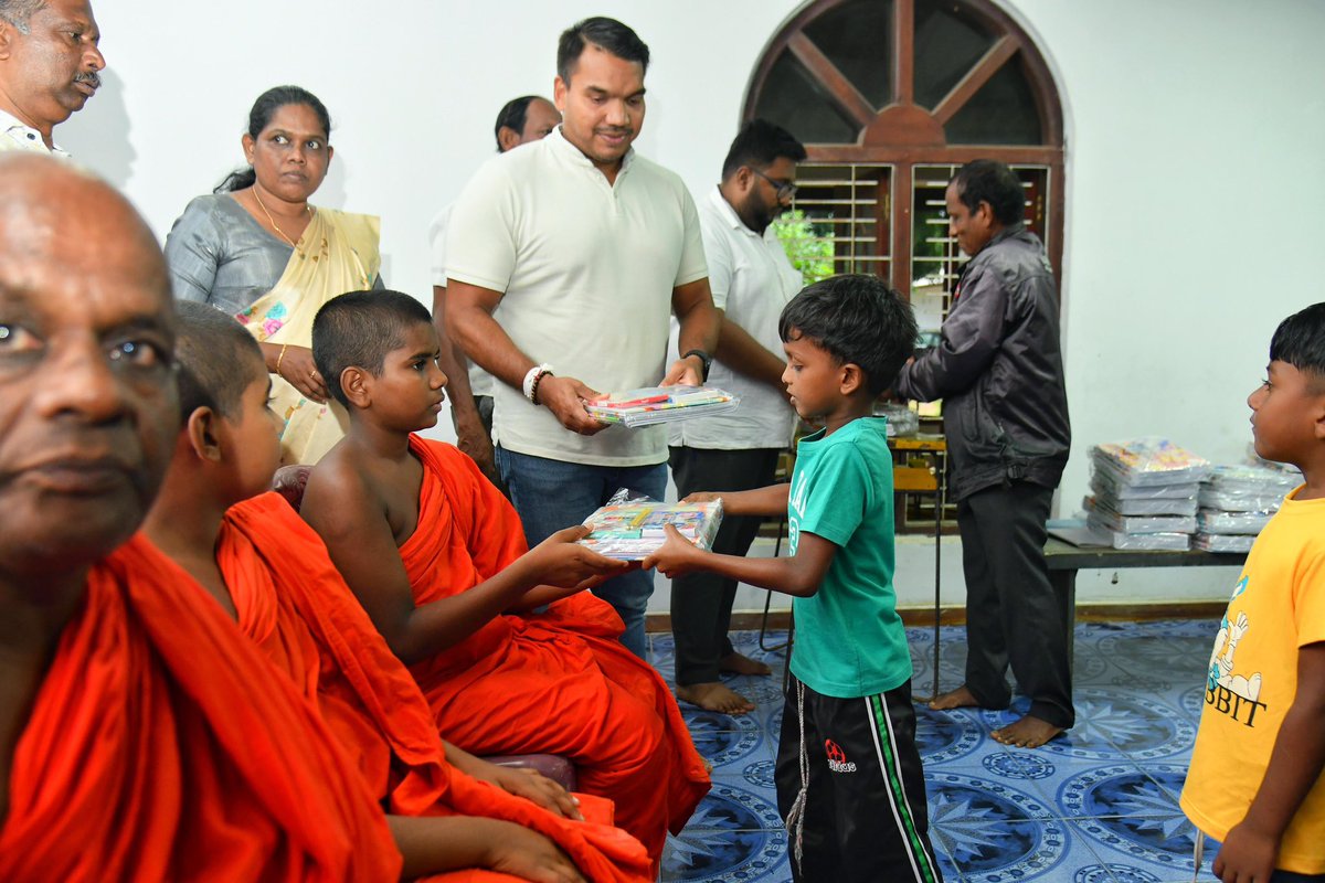 Hon. Member of Parliament <a href="/RajapaksaNamal/">Namal Rajapaksa</a> inspected the damage caused to the Yodha anicut (weir) near the Alahara Ancient Anicut (Weir), which was affected by the recent floods. 

Following this, Hon. MP Namal Rajapksa  met with the displaced people taking refuge at the