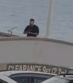 17thAttempt's tweet image. Looks like an engineer or possible doctor has attacked and killed Aussies on Bondi beach...
Islam a religion of peace, love and tolerance.