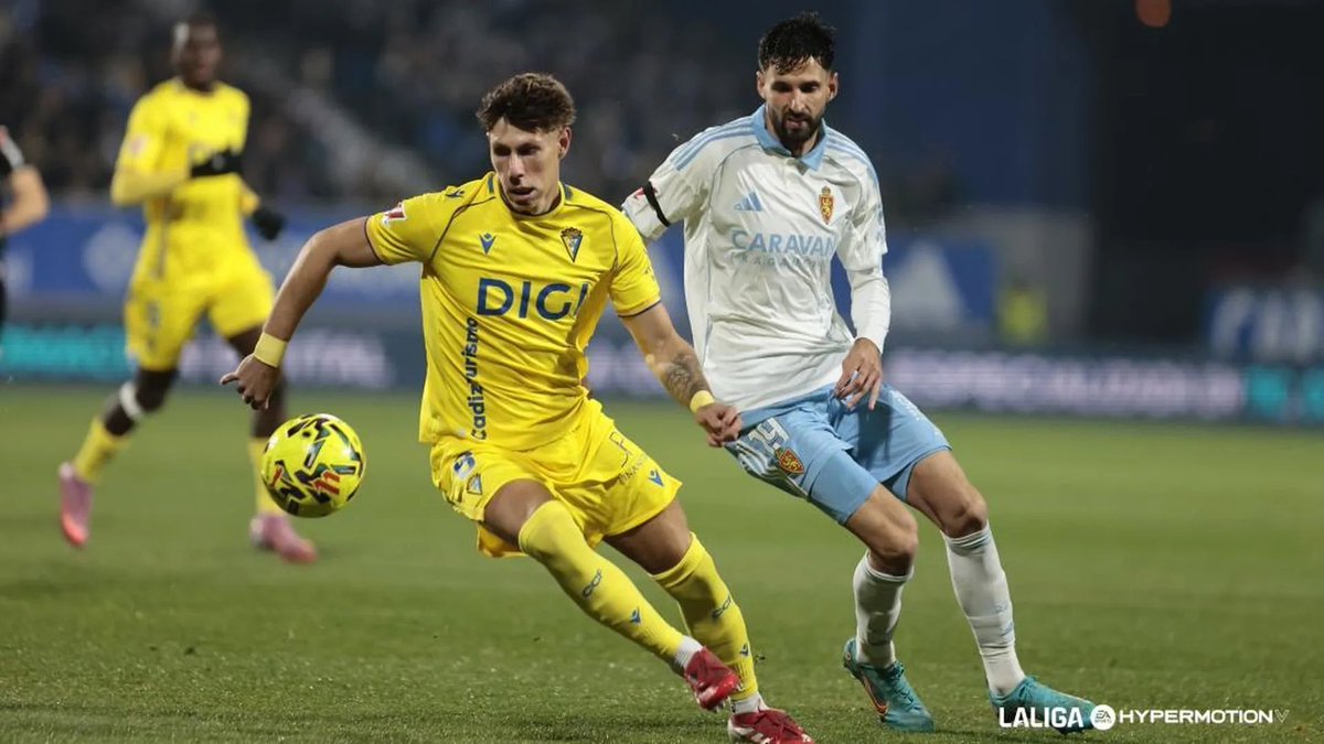 JesusAljama_'s tweet photo. Kovacevic, Jorge Moreno, Pelayo…TODOS han sido el acompañante de Iker Recio. Un central que, en cuanto a rendimiento, liderazgo y crecimiento en la categoría, es de lo mejor de LaLiga Hypermotion.

Recio juega con actitudes y gestos de defensa que lleva años y años en el fútbol profesional, curtido en mil batallas.

Y oye, para aplaudir los dos últimos encuentros de Jorge Moreno. Correctísimo en defensa, minimizando riesgos atrás, muy veloz a campo abierto y contundente en los duelos. Queda claro que su posición ideal es en el eje de la zaga, no de lateral.