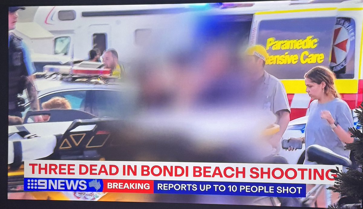 BigMatt1174's tweet photo. Currently being reported on Channel 9 in Aus 😢😢#bondibeach https://t.co/Ecubogmit1