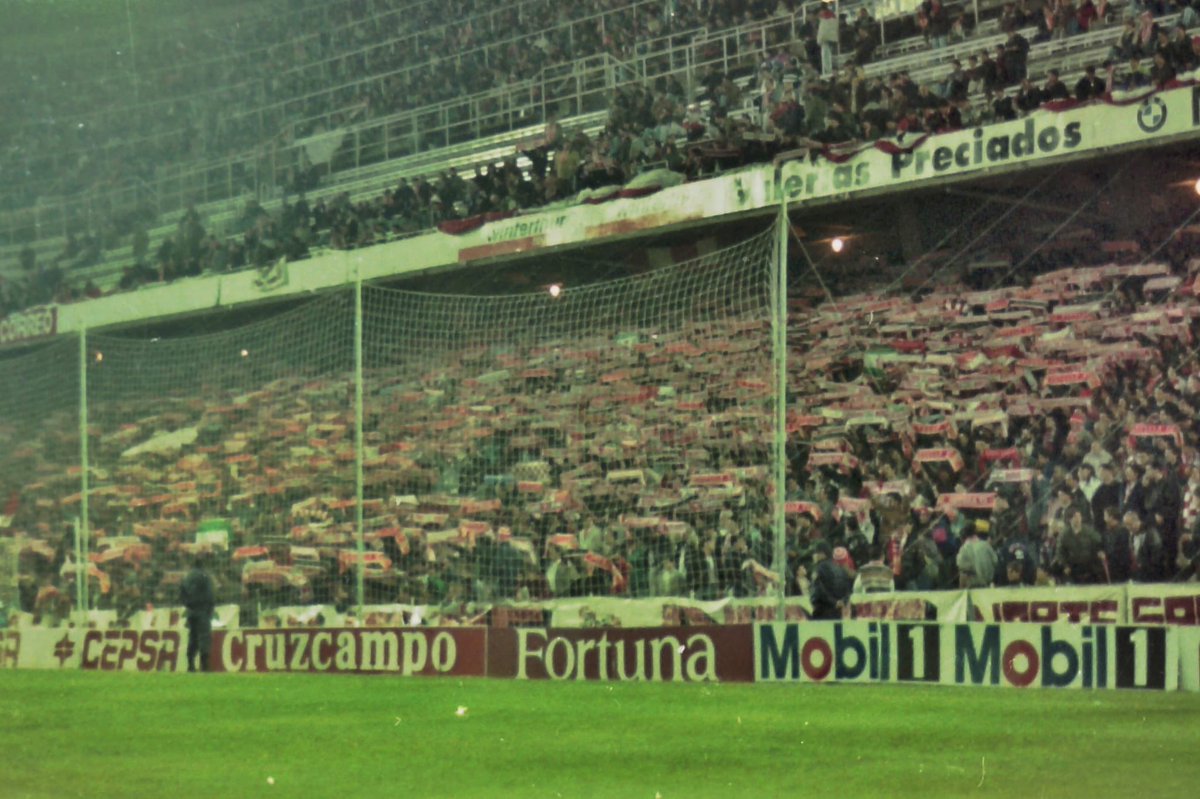 ¡Sevillistas!

Hoy no es un día cualquiera, hoy juega nuestro Sevilla.

No olvidéis vuestra BUFANDA. Difundid y corred la voz para que todo el estadio lleve hoy su bufanda para la salida del equipo.

¡¡Colabora con la brigada tifo!!

🔴🧣⚪️
