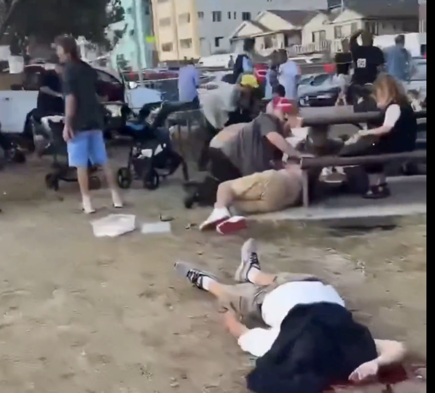 danwootton's tweet photo. Eyewitnesses say there are "bodies all over the ground" on Bondi Beach in Australia.
Multiple fatalities reported.
Islamist terror suspected.
Australia needs to wake up.
The West needs to wake up.
The threat is real and constant. https://t.co/WA0iwtlA9e