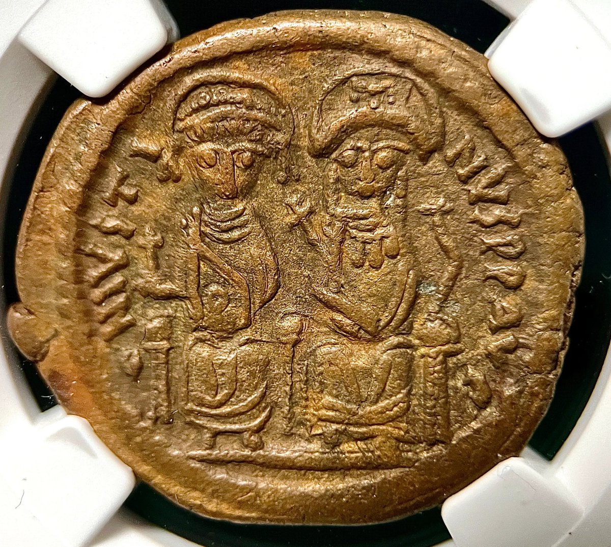 東ローマ帝国 ユスティヌス2世のフォリス銅貨が届いた！ こちらはニコ