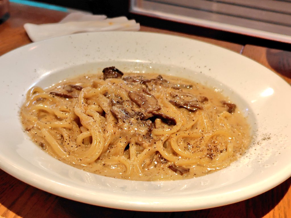 ♡ぽむ♡ 金木犀の香りを独り占めしたくて、 落ちた花びらをカンカンに詰めた
