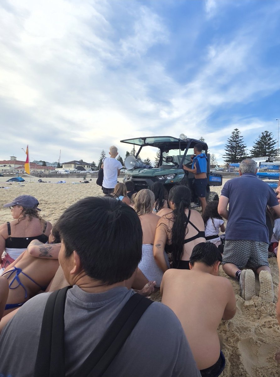 prathameshtwts's tweet image. Shout out to the #bondi beach life guard who, while there was shots being fired and we were all ducking for cover behind their buggy, noticed someone in the water struggling so grabbed a board and went to rescue them