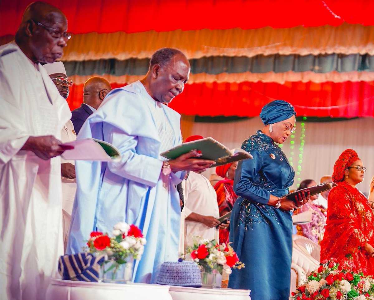 BashirAhmaad's tweet image. Why is it that almost every market day, someone wakes up to spread a rumour that General Yakubu Gowon is dead? On Friday, the General was physically present at the 2025 Christmas Carols at the Presidential Villa, alive, well and engaging. Yet barely 24 hours later, on Saturday,…