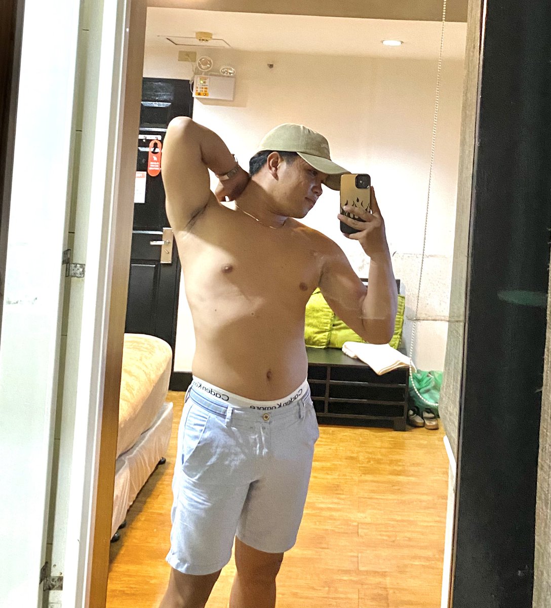 itsMejAyDump tweet media