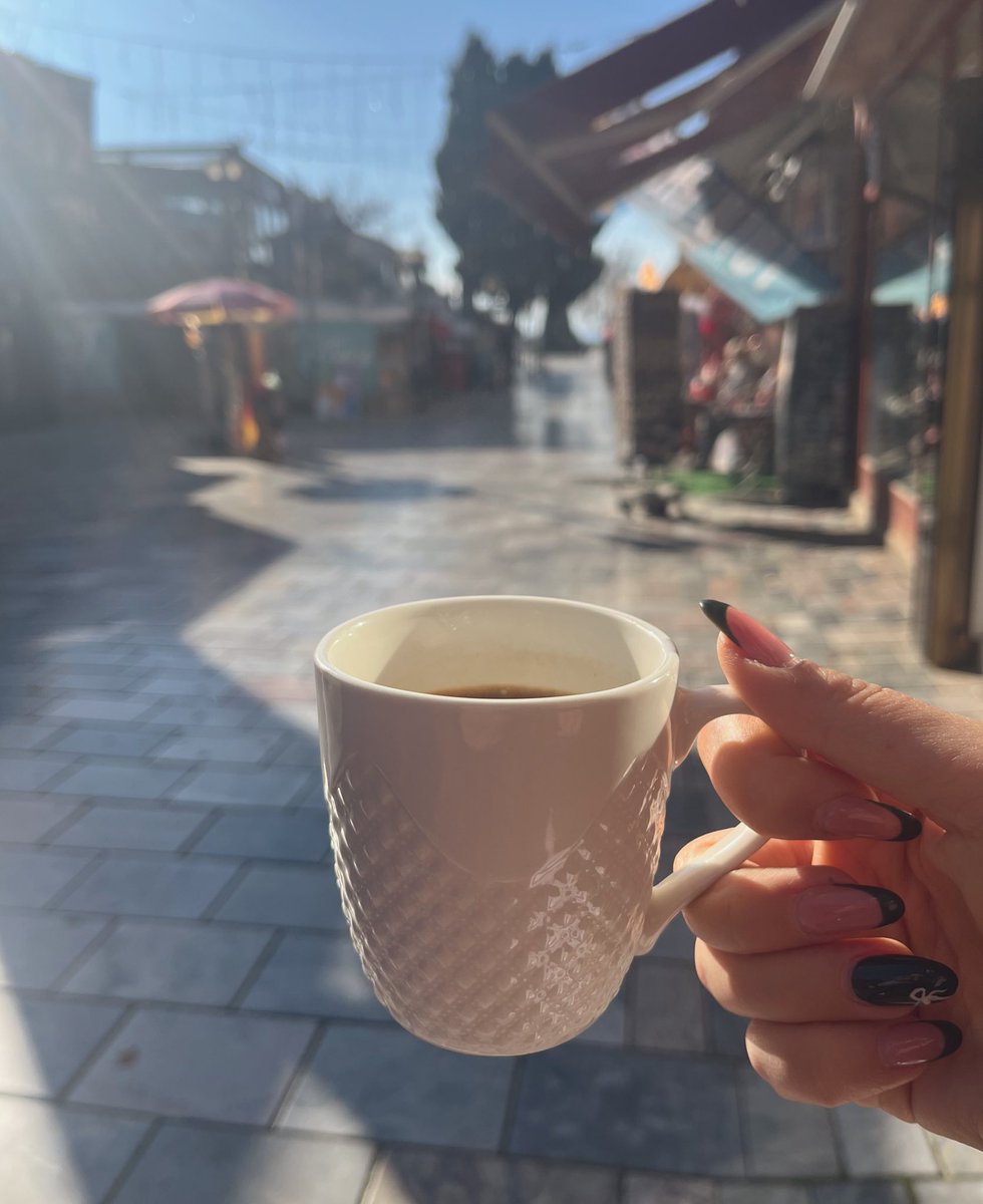 Јутро, радна недељо.
🙂