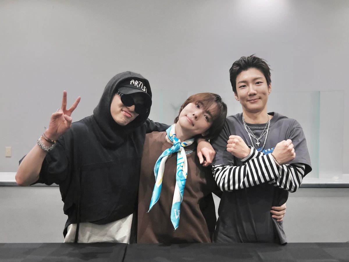 [💚] w_n_r00 IG post update 

“Beautifully finished IN OUR CIRCLE!!!!…”

See full post here:
🥕instagram.com/p/DSPOndskwT6/…

#LEESEUNGHOON #HOONY <a href="/official_hoony_/">official_hoony_</a> #이승훈 #위너 #WINNER #YOON #JINU