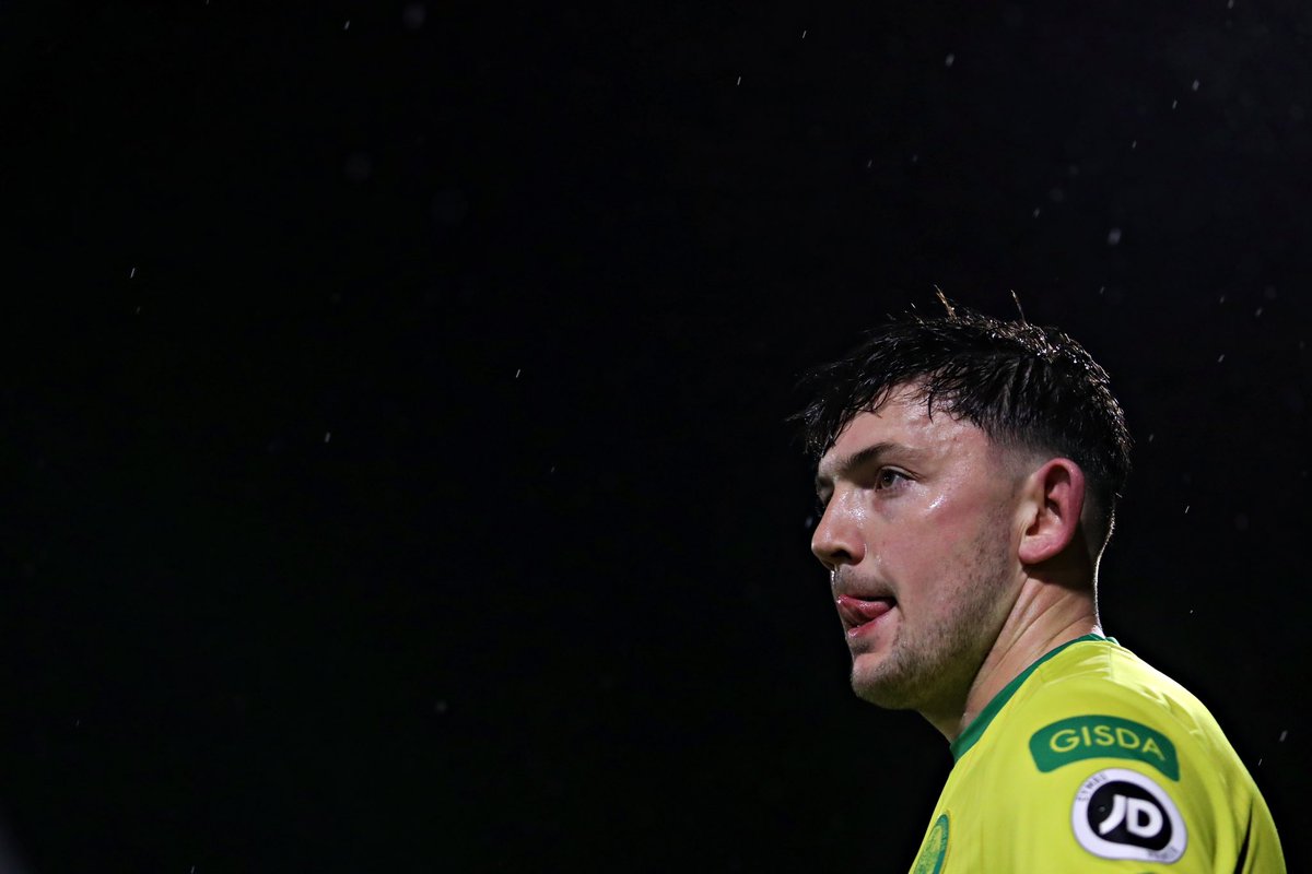 sameaden's tweet image. 🟡🟢 Morgan Owen of Caernarfon Town during their JD Cymru Premier round 19 fixture vs Flint Town United at the Go Goodwins Stadiim, Llandudno