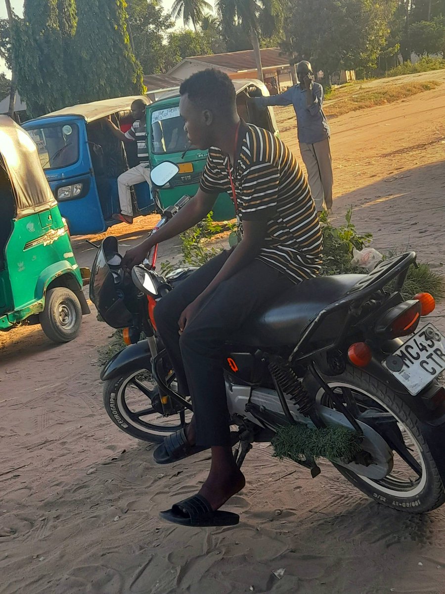 bonifacejoseph_'s tweet image. Hii picha ya 2020, hapo mtaani Nyantila sielewi Moja Wala mbili, 5 years later the rest is History 😂