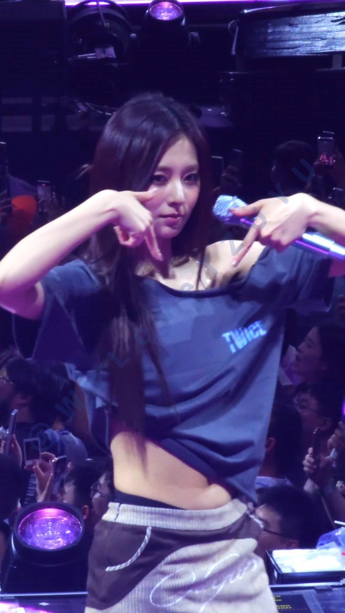 251213 TT #TWICE_THISISFOR_WORLD_TOUR_IN_BANGKOK D1 #TZUYU #子瑜