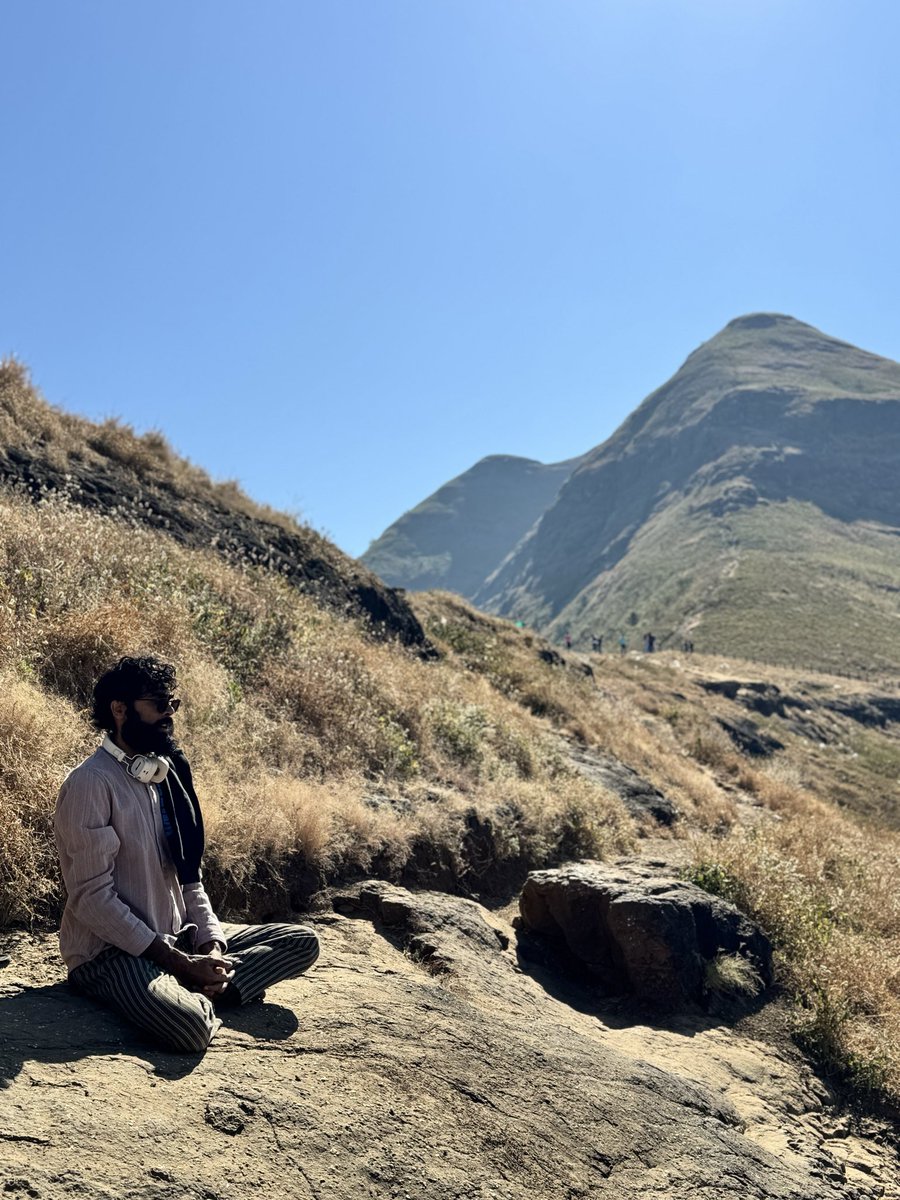 hmalviya9's tweet image. Last 3 days were magical.

- 70K steps, 2 mountain treks, visit to ancient temples
- meditated, chanted in deep forest, remote caves 
- walked barefoot for few kms in the wood
- distributed gifts to over 50 kids 
- organised a hip hop cypher for tribal kids
- played cricket with…