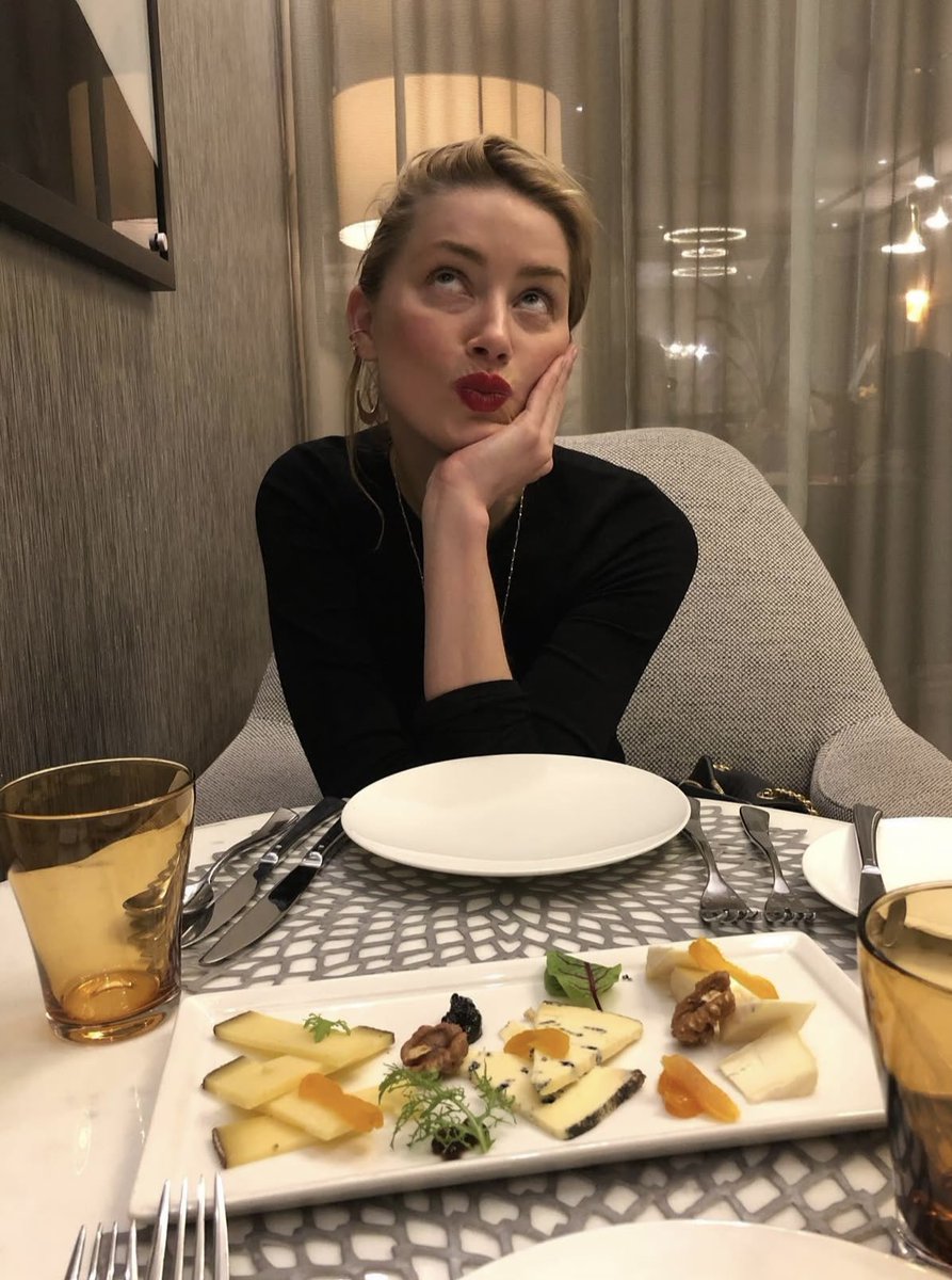 pov : you are in a date with amber heard