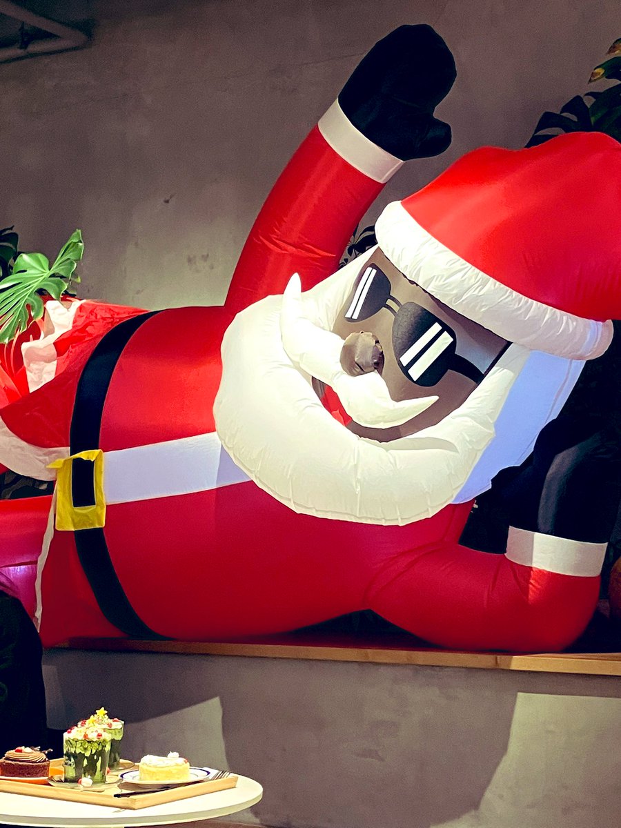 クリスマスカフェに同じ事務所の先輩、田畑さんとご一緒させていただきました🎄✨

本当に楽しかったです！
実は写真撮られてる後ろ姿を盗作してました、ごめんなさい笑

楽しすぎてこのあとも2件目ご一緒させていただいたりと...♡
色々とありがとうございました😭✨
また是非ご一緒させてください！