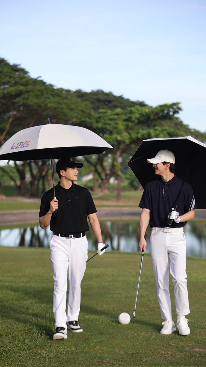 bominkst's tweet image. 2016 and 2017 versions of me would definitely not believe this day