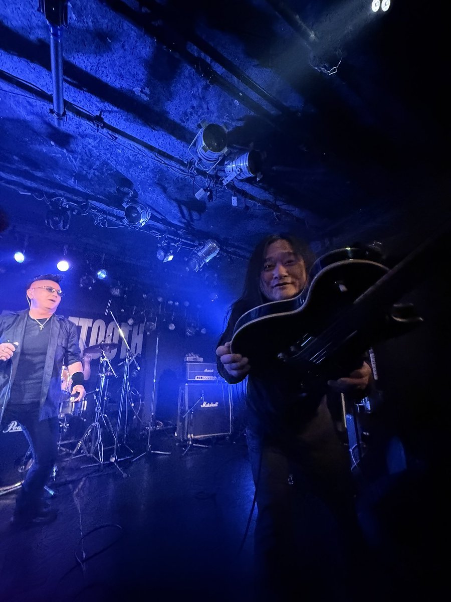 SNAGGLE TOOTH
Moriyamaさん🔥
優しい表情から強く熱い旋律が奏でられるとこが👍🏻