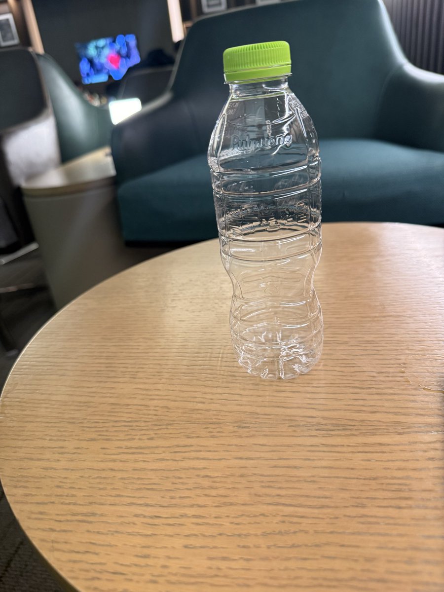 PB8marks's tweet image. Drank it all right there 
#publicpiss #pissdare #gaypiss #punlicpissdrinking