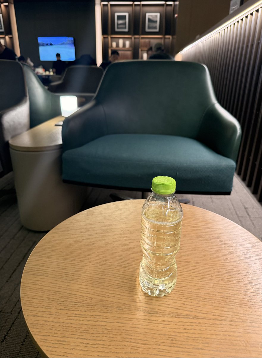 PB8marks's tweet image. Drank it all right there 
#publicpiss #pissdare #gaypiss #punlicpissdrinking