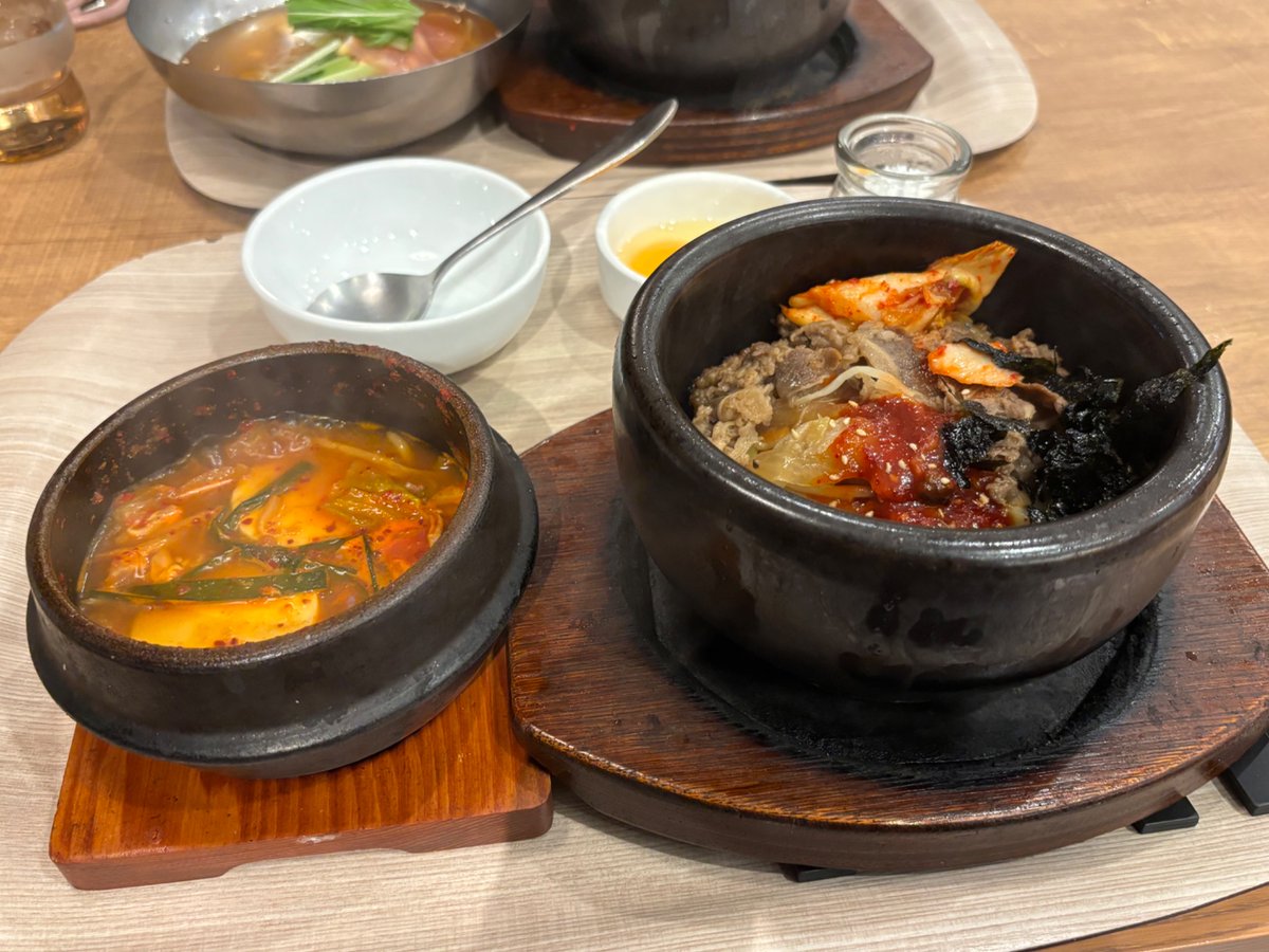 EmoAftermath's tweet image. たまには韓国料理

関係ないけど12年使っているパソコンが限界近いため買い替えました…