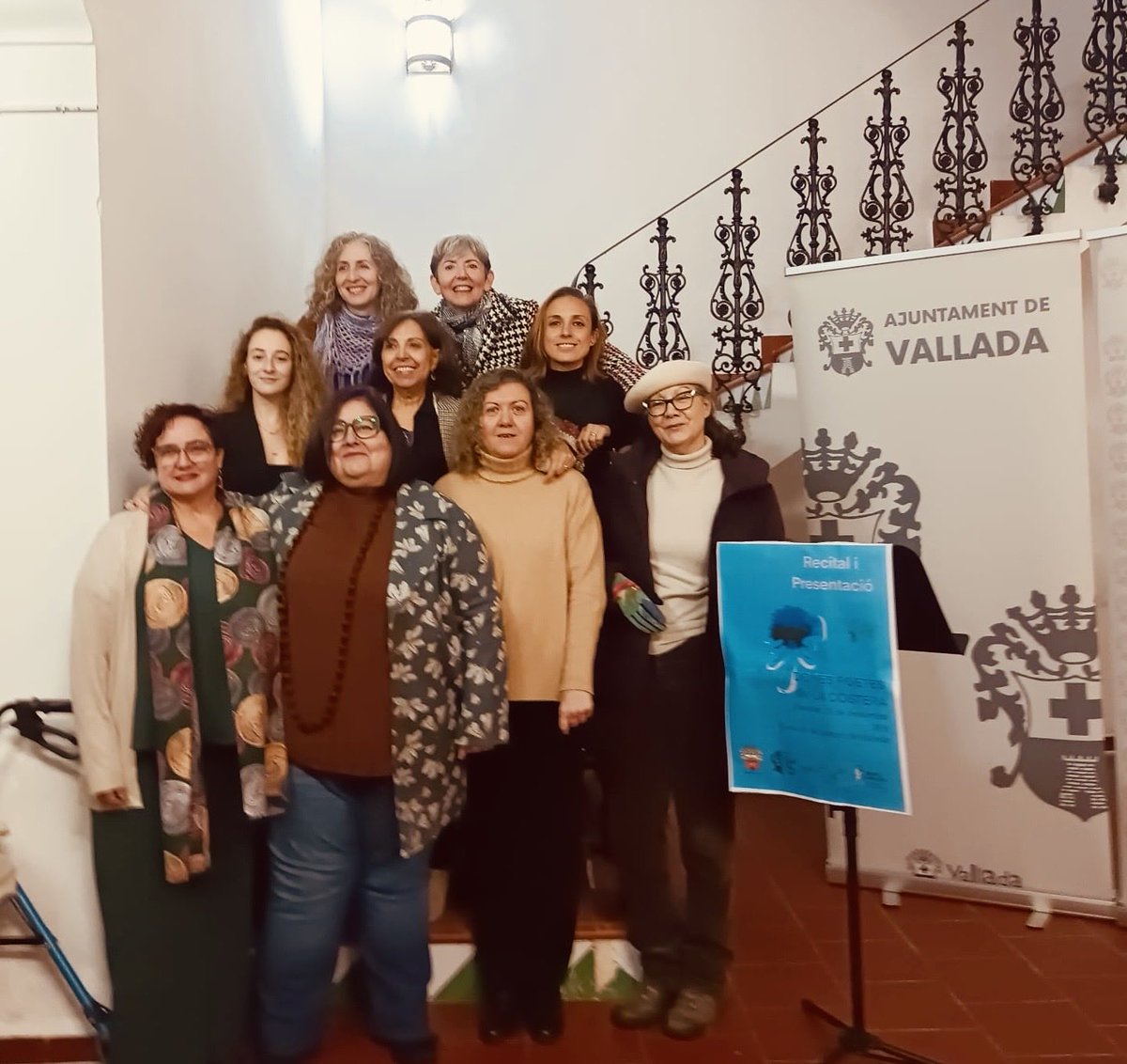gràcies ajuntament de Vallada i a tota la gent que malgrat l’oratge 💦 vs omplir la casa de la cultura! 🖍️📕
gràcies a ⁦<a href="/CarmeGosalbez/">Carme Gosàlbez</a>⁩ per acompanyar-nos en presentacions. Emoció en cada vers 💜💜💜 ⁦<a href="/AramateixMJ/">Mª Josep Juan Ballester</a>⁩ ⁦<a href="/SocarraLa/">Carme la Socarrà</a>⁩ #ambveudedona #laCosteraPower