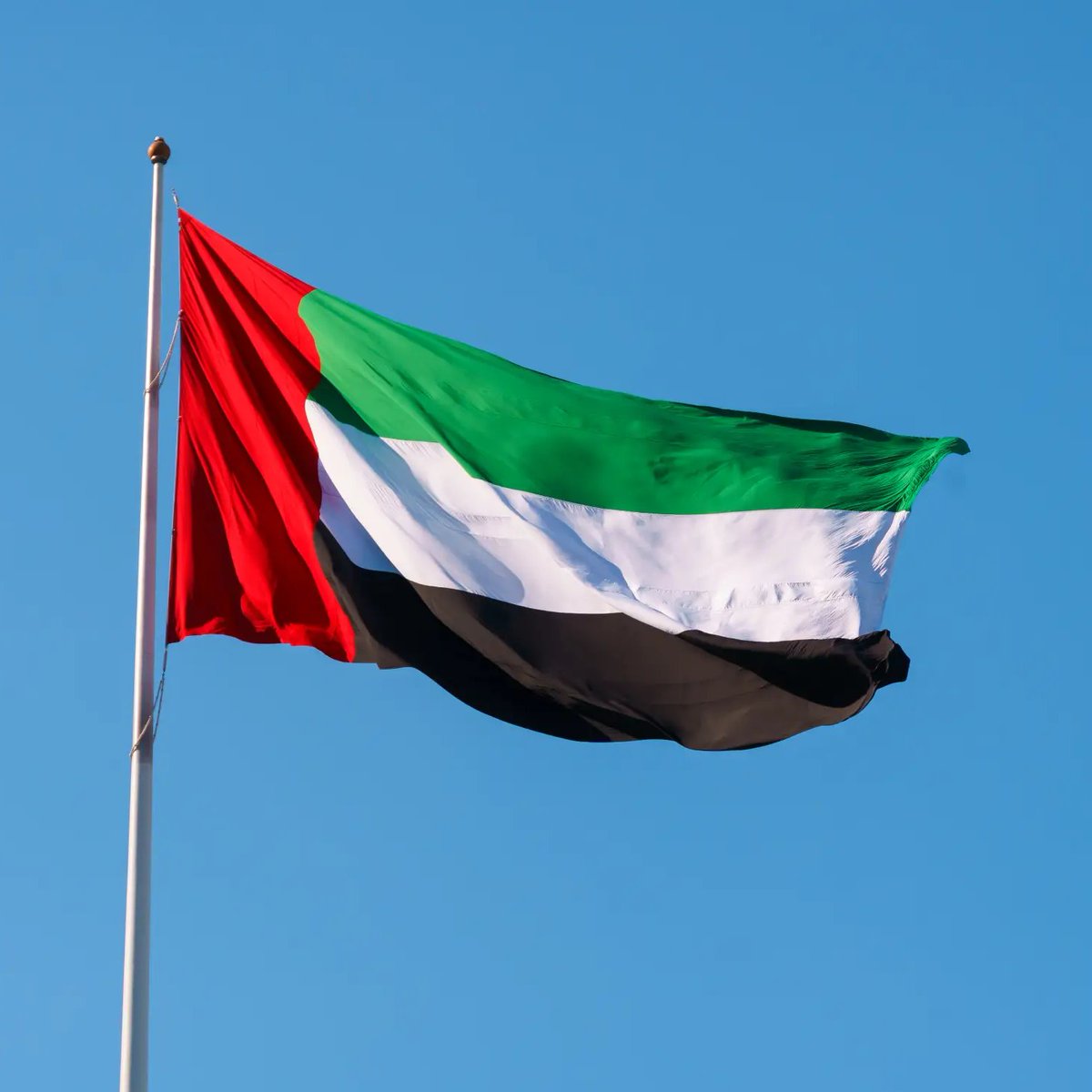 Coinvo's tweet photo. HUGE: 🇦🇪 Binance has moved its headquarters to the UAE! https://t.co/ELlHovtiiW