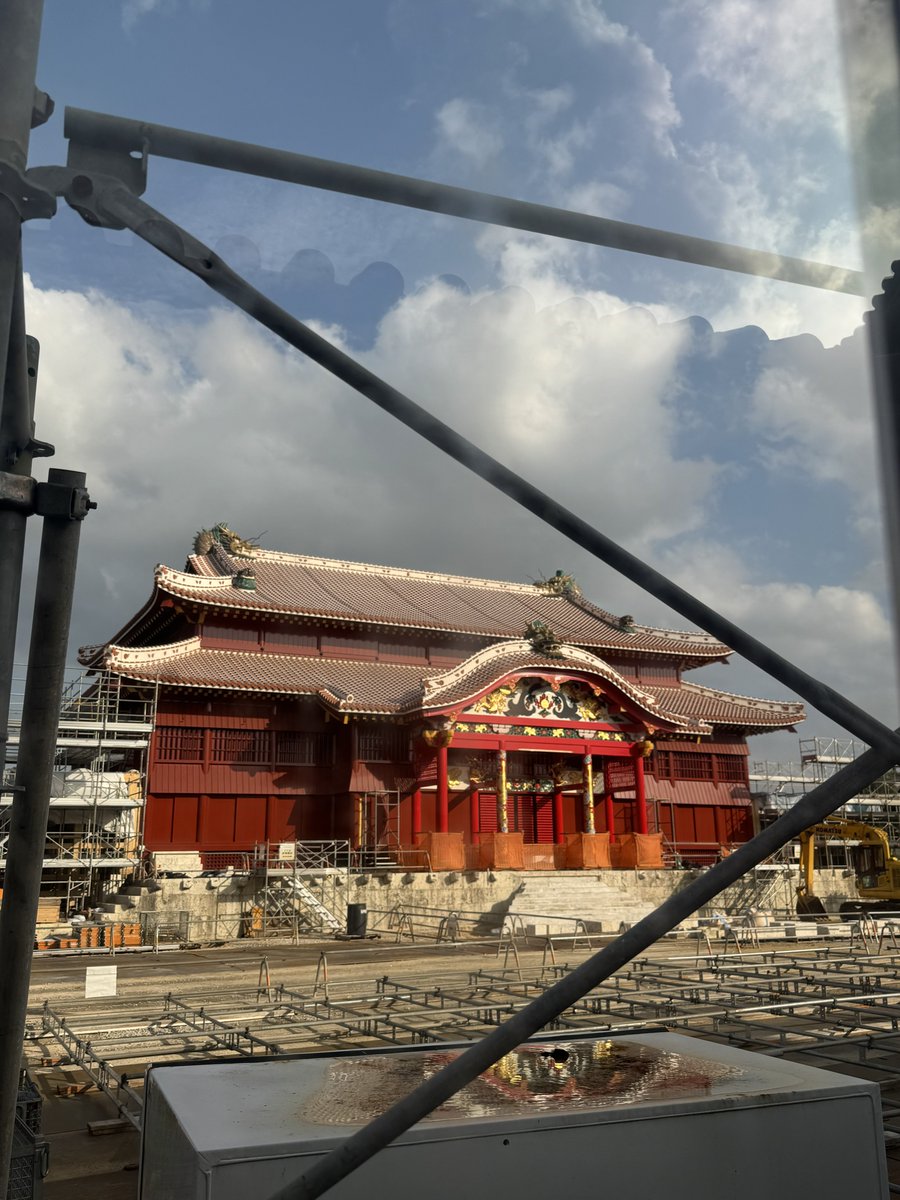 さて、沖縄にぶらりとやってきてました。 で、1年ぶりに首里城の定点