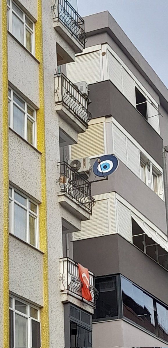 Göklerden gelecek kem gözlere şiş! 
Şimdi uzaylılar düşünsün 🧿