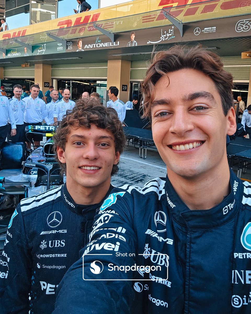 The set-up, then the shot 🤳😁