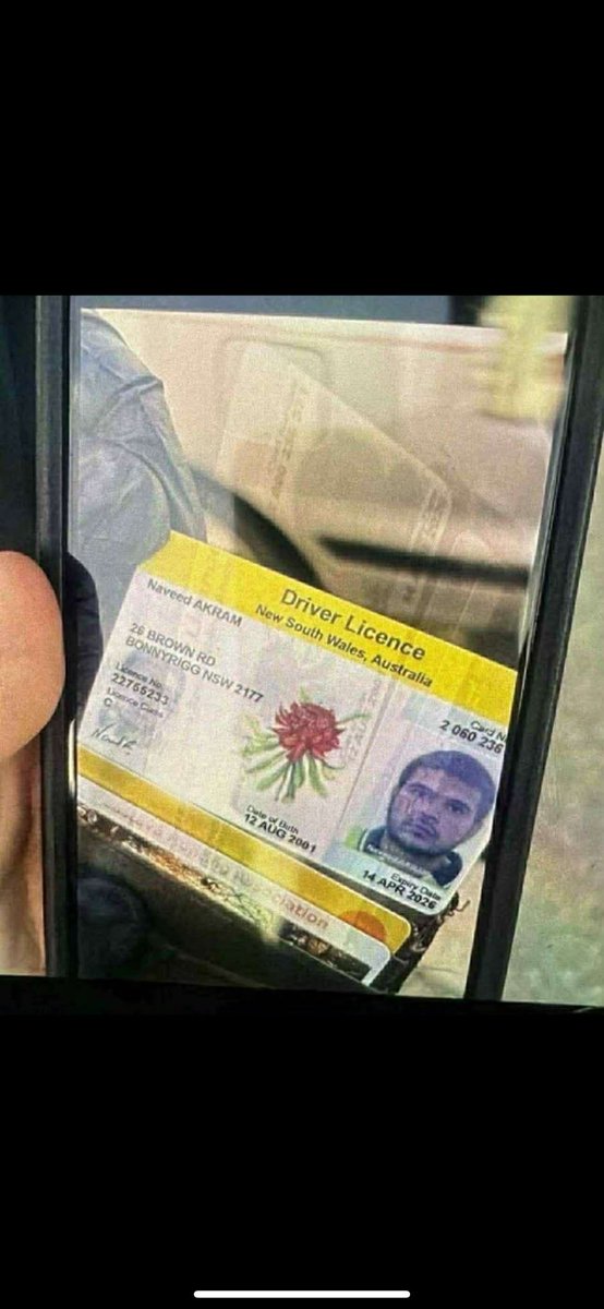 realSkippyYT's tweet image. FUCKING GRUB!!! #bondibeach