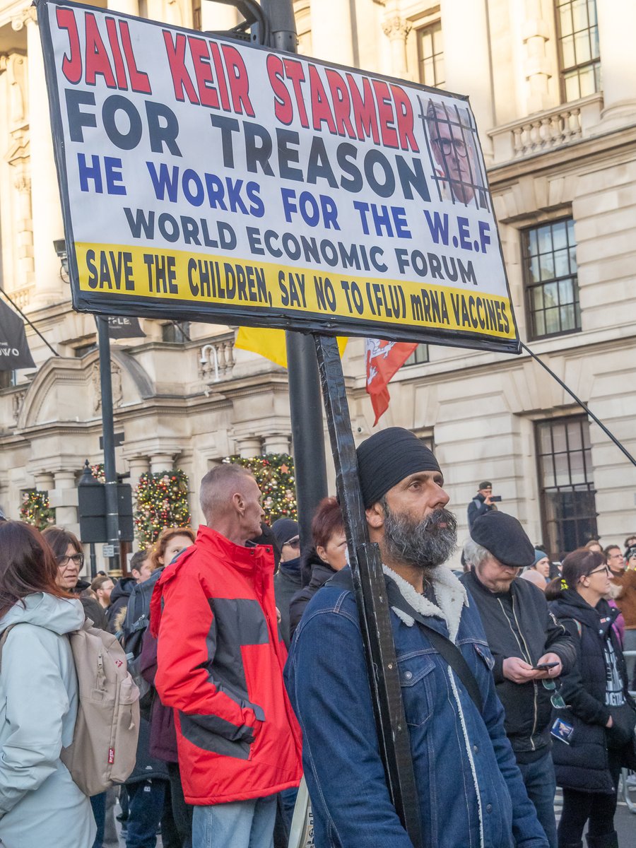 Mass Non-compliance Rally Against Digital ID in Whitehall yesterday against the an attack on our rights and our autonomy.
More pictures at facebook.com/media/set/?set…