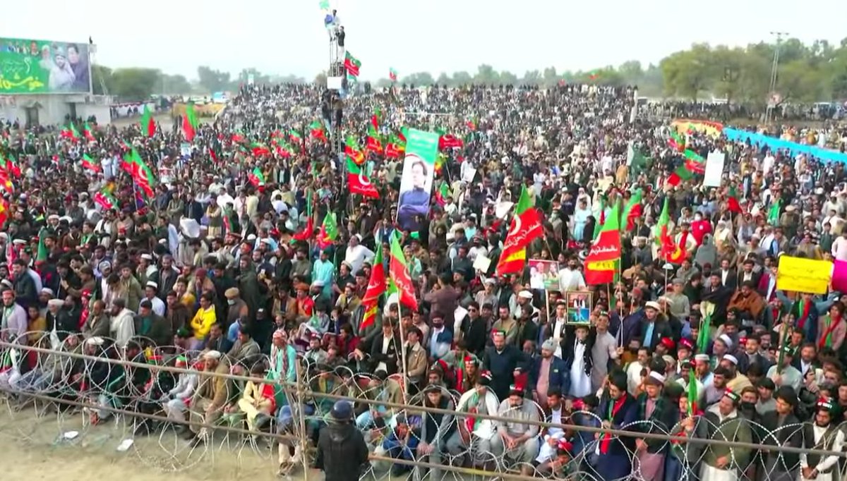 Naya__Pakistan_'s tweet photo. کوہاٹ جلسہ پی ٹی آئی کا https://t.co/MCc9xuS3Fh