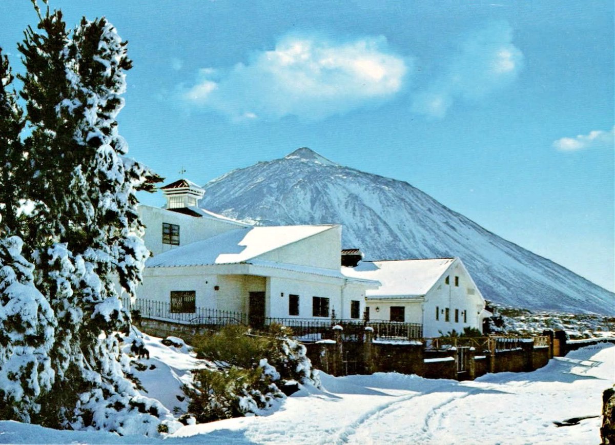 🔙 Nevada de 1966 en #ElTeide.

📸 La imagen de Ediciones Perla en #AntiguaTenerife.