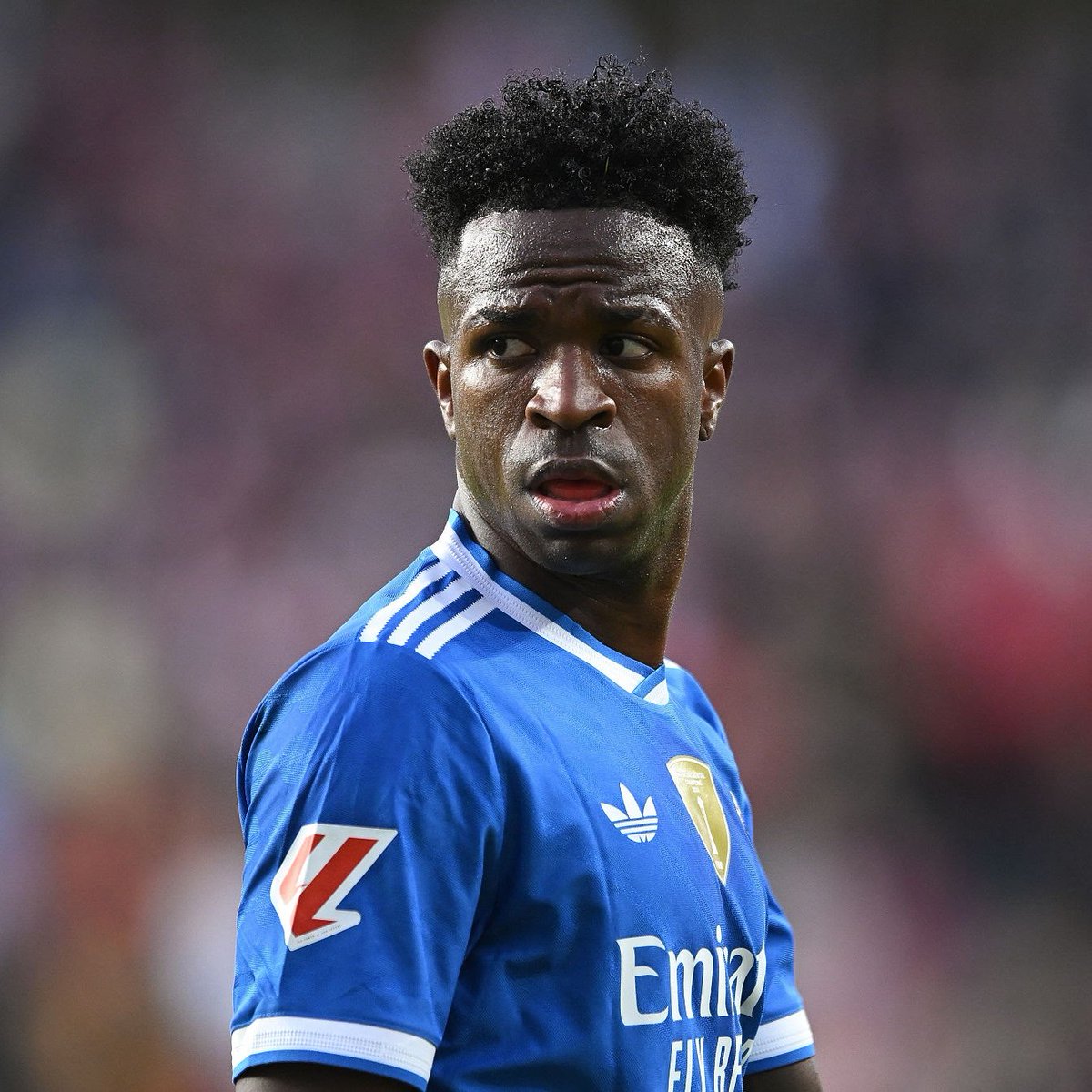 TouchlineX's tweet photo. 🚨 𝗕𝗥𝗘𝗔𝗞𝗜𝗡𝗚: Vinicius, who has scored 0 goals in his last 15 games, has told people inside the dressing that his bad form is because he's not well physically.

Florentino Peréz' understands his arguments and the club believes there is something wrong with the whole team's physical work.

— @diarioas
