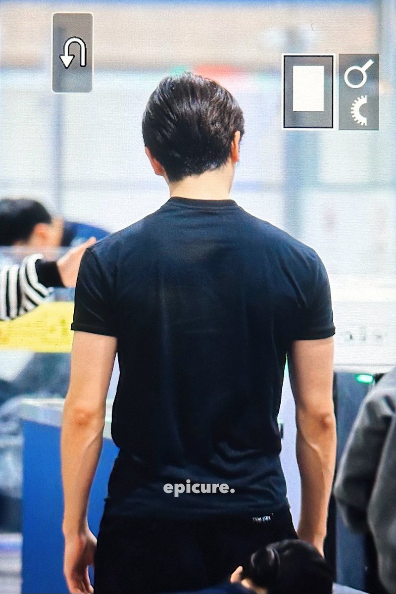 핏되는반팔티가이렇게좋은거라니하하하