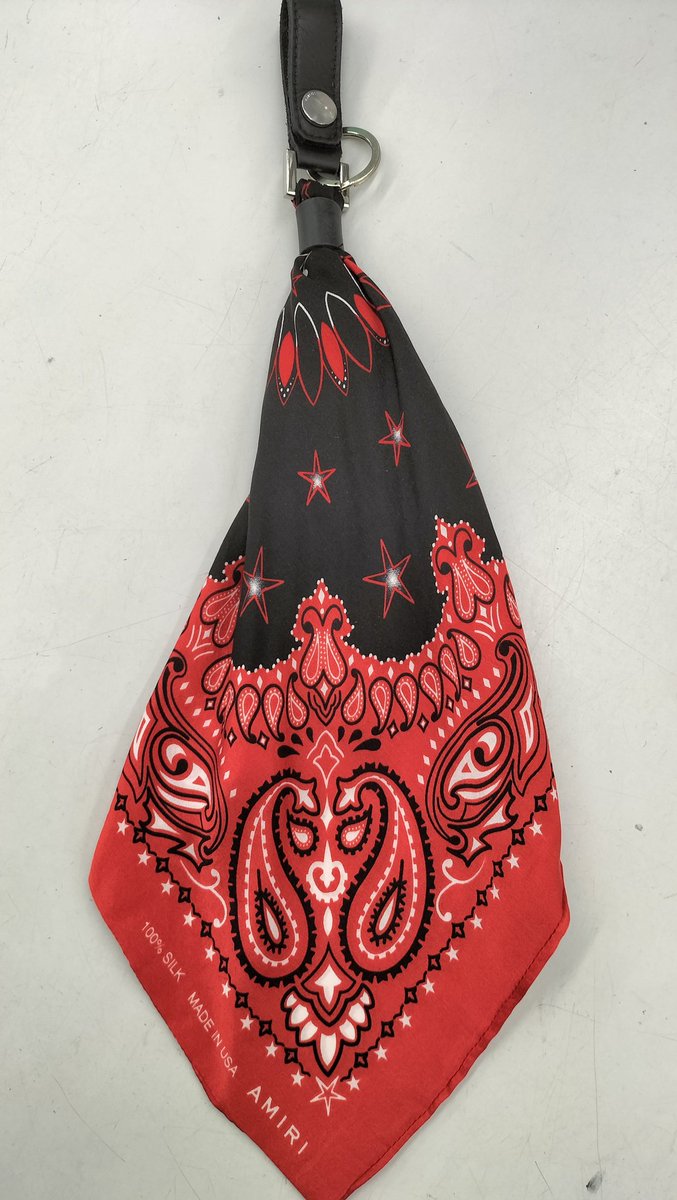 AMIRIのバンダナキーチェーンが入荷いたしました。ワンポイントとして